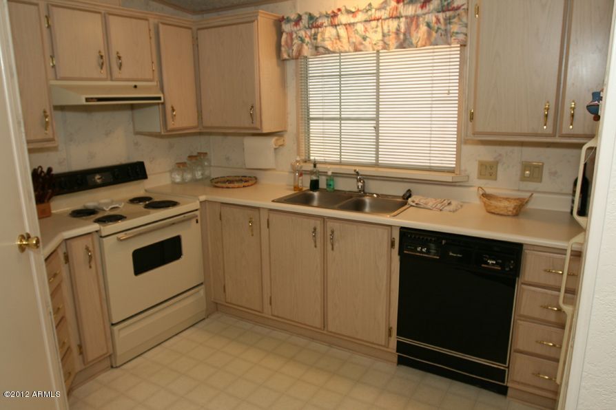 Building Photo - 6265 S Pinehurst Dr