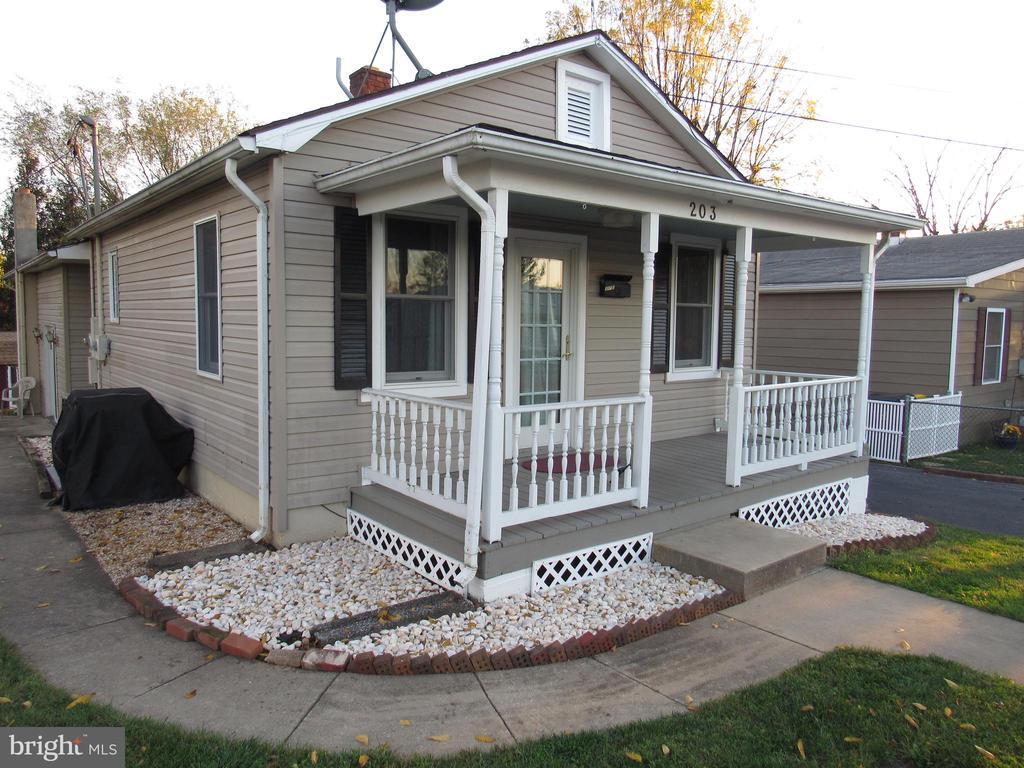 Foto principal - 203 W 5th Ave