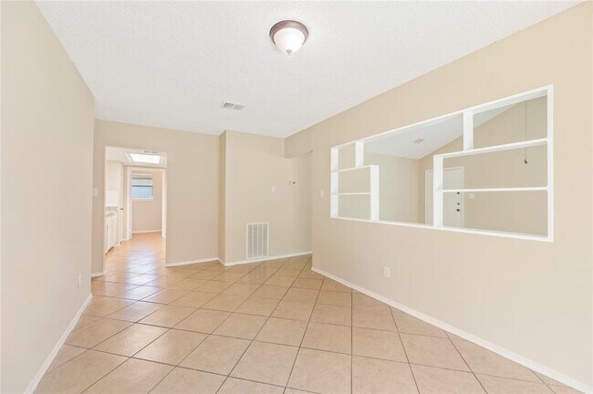 Foto del edificio - 3310 Crossman Dr