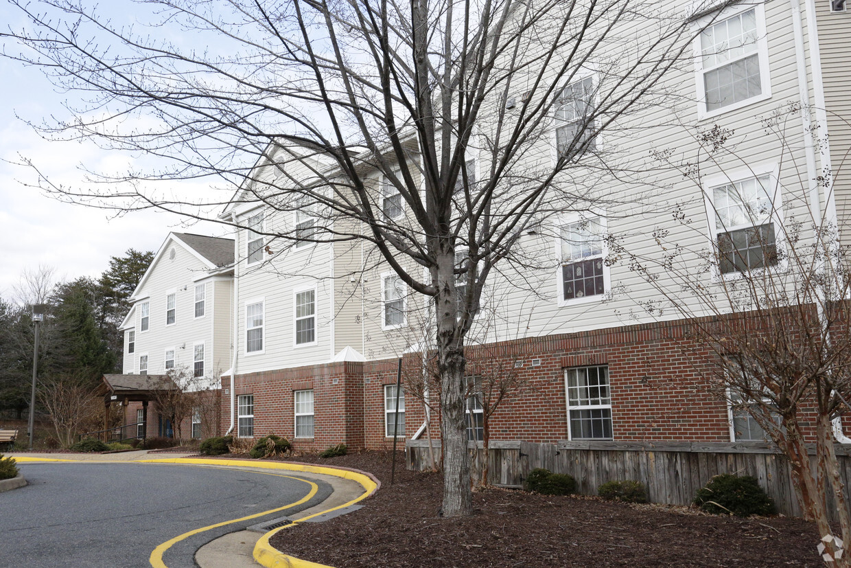 Building Photo - Asbury Manor Apartments