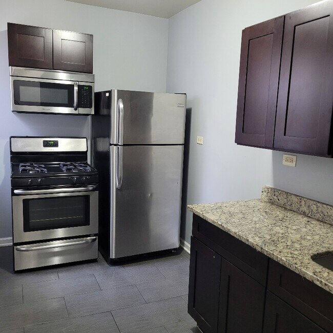 Building Photo - 6629 S Greenwood Ave Building Photo - 6629 S Greenwood Ave