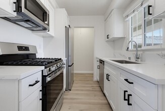 Interior Photo - 6627 Crenshaw Blvd