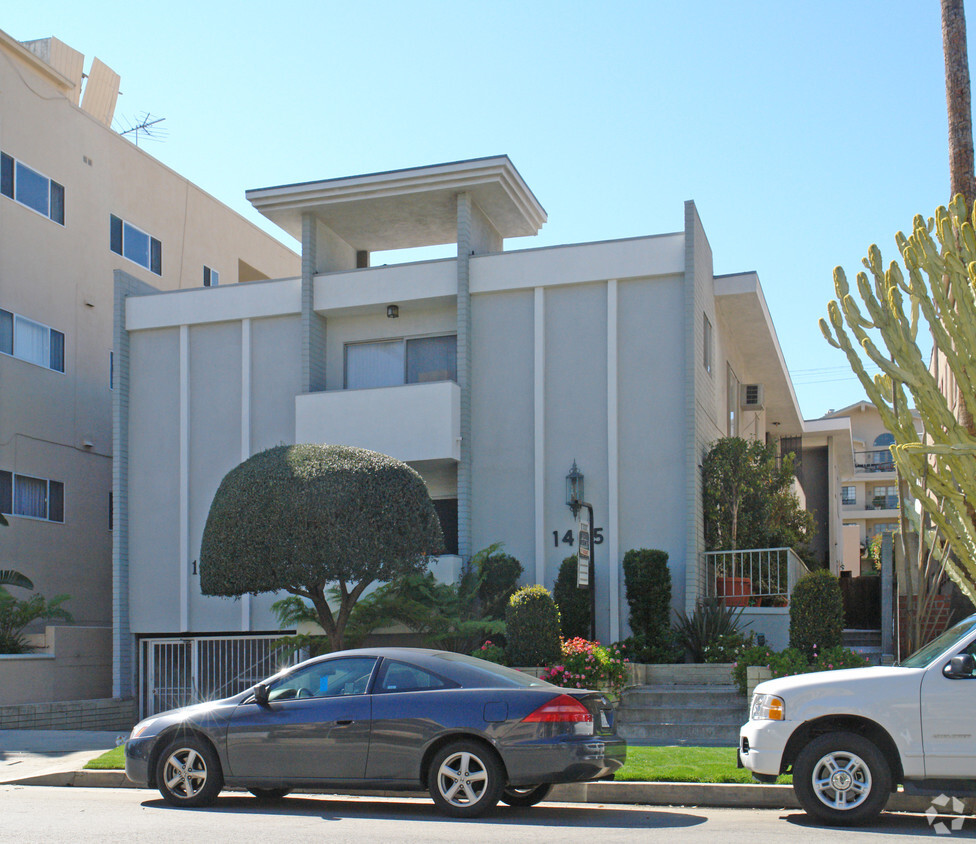 Building Photo - 1465 S Beverly Dr