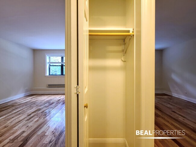 Foto del edificio - 555 W Arlington Pl