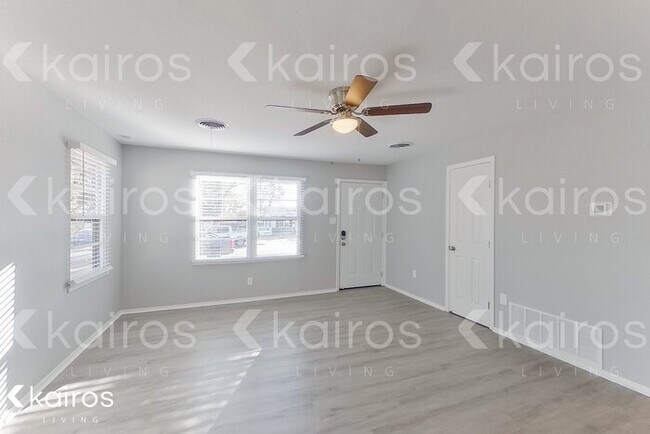 Foto del edificio - 4922 Parker St