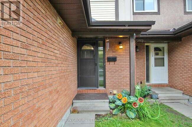 Photo du bâtiment - 75 Clarkson Crescent