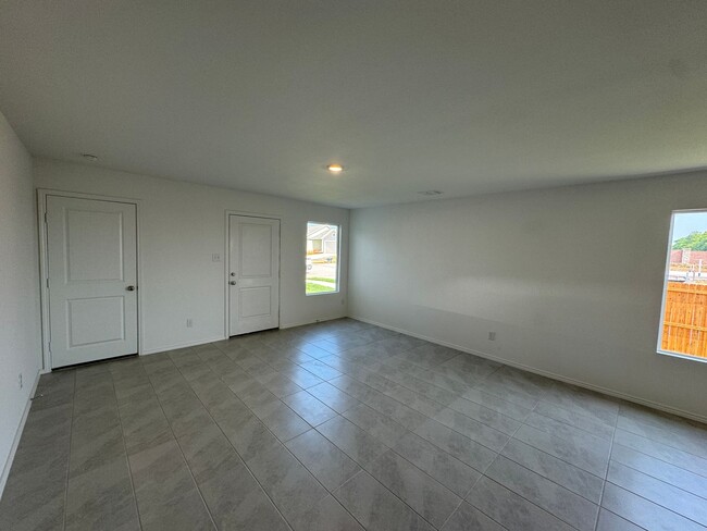 Foto del edificio - Brand new Mckinney home ready for move in!