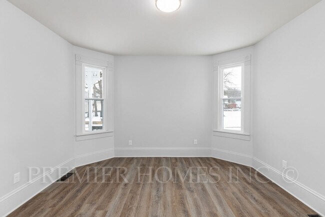 Foto del edificio - Charming 3BR, Two-Story Home in Canton, OH