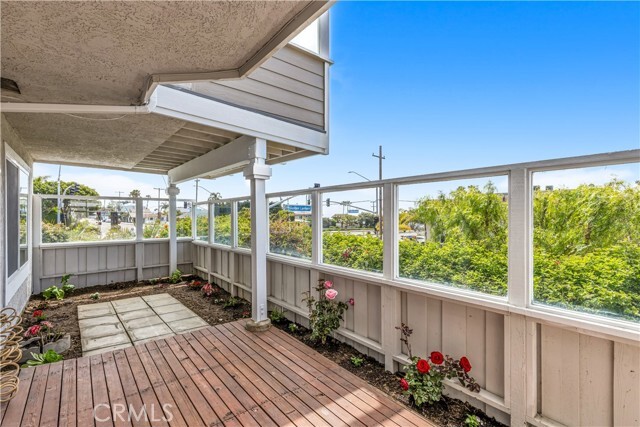 Foto del edificio - 24742 Morning Star Ln