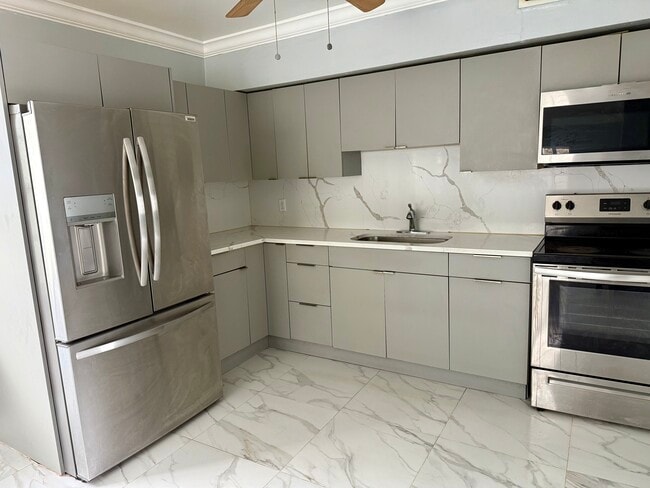 Foto del edificio - 1161 NW 116th St