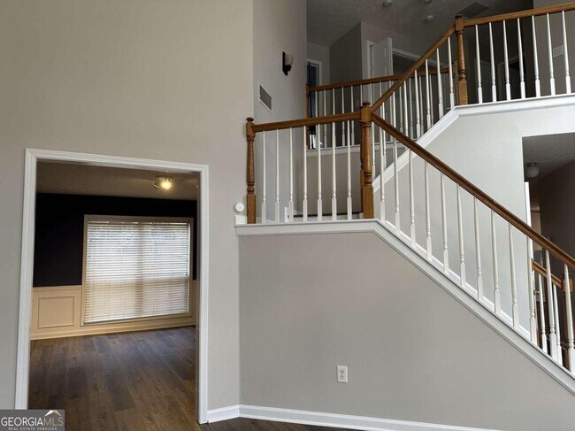 Foto del edificio - 557 Antler Ln