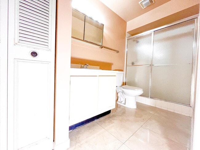 Building Photo - 5939 Forest Hill Blvd