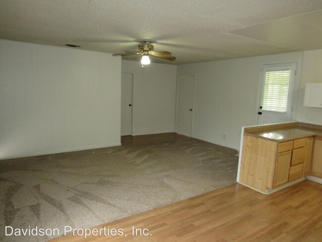 Foto del edificio - 2723 Woodbury Dr