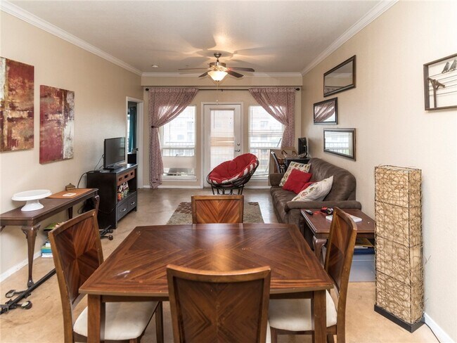 Foto del edificio - 910 W 25th St