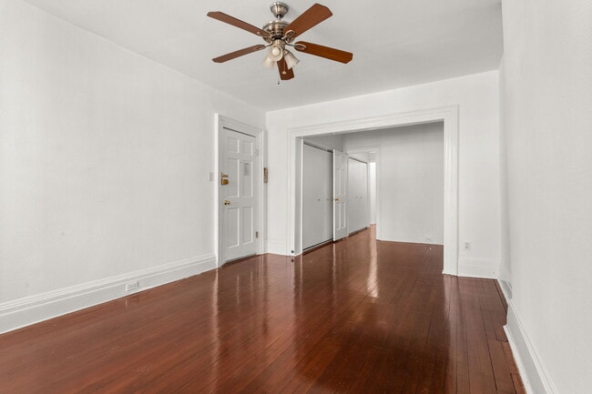 Building Photo - 1319 3rd Ave