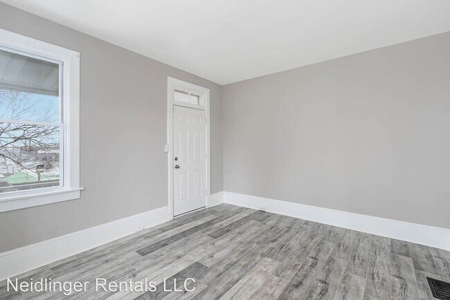 Building Photo - 2 br, 1 bath House - 4 N 3rd Street