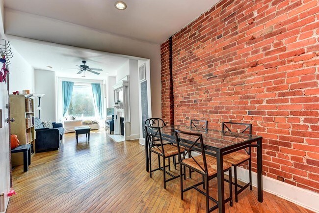 Apartamento 1 de comedor/ sala de estar - 2731 Ontario Rd NW