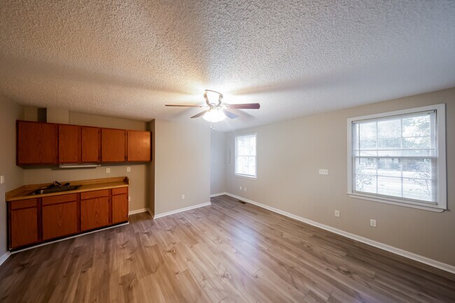 Foto del edificio - 912 Burnt Pine Dr