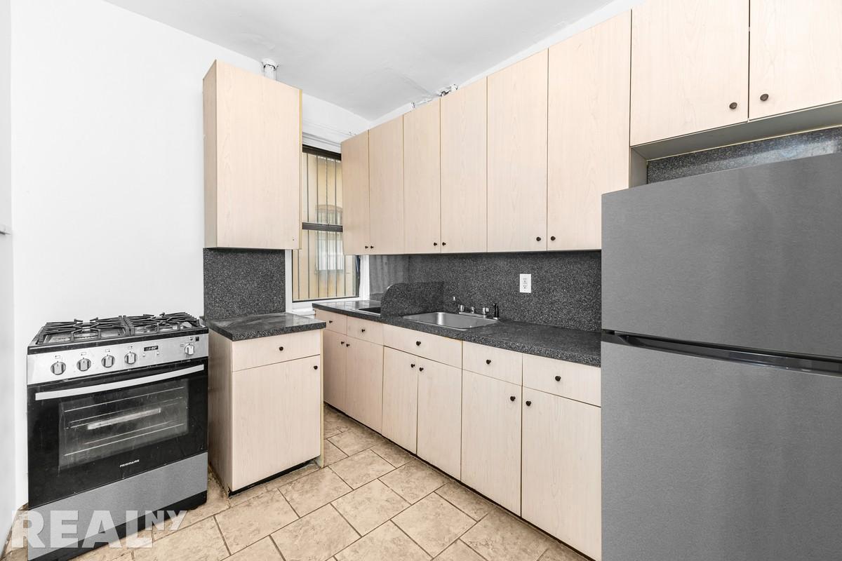 Foto principal - 142 S 9th St