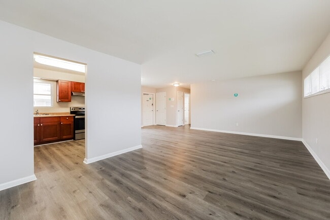 Foto del edificio - 502 Leeland Heights Blvd E