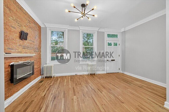 Foto del edificio - 255 New Holland Ave