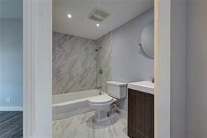 Building Photo - 600 NE 46th Ct