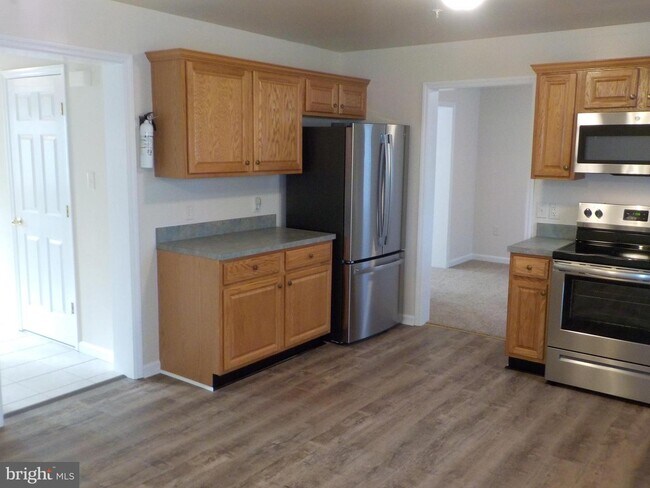 Foto del edificio - 4202 Beachcraft Ct