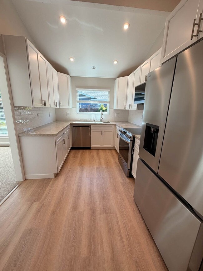Building Photo - 7221 Stonedale Dr