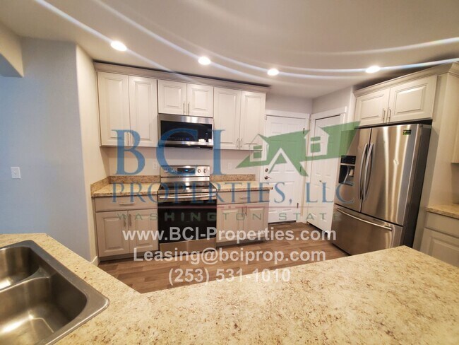 Building Photo - Available Now! 3 bedroom 2 bath Home in Sp...