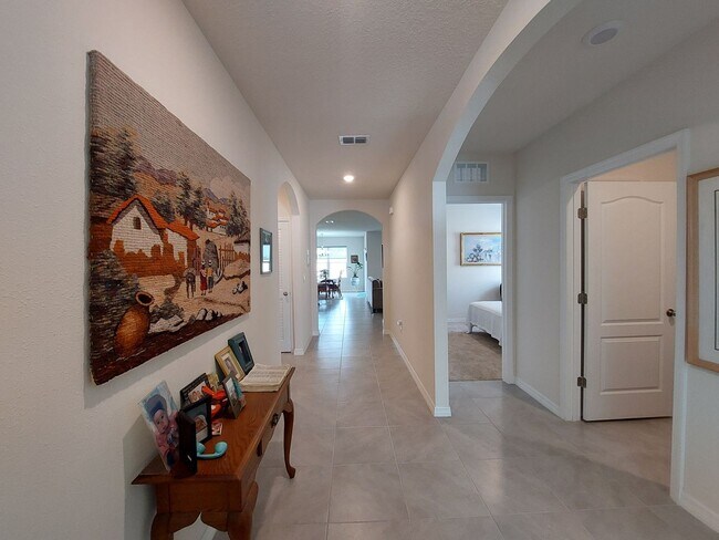 Foto del edificio - Beautiful 3 Bedroom, 2 Bathroom Home in So...