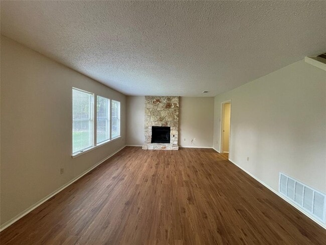 Building Photo - 8116 Pilgrims Pl