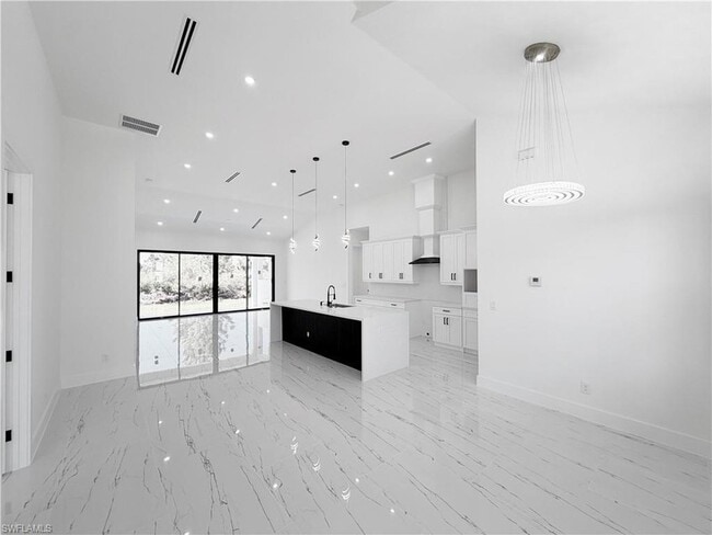 Foto del edificio - 2607 49th St W