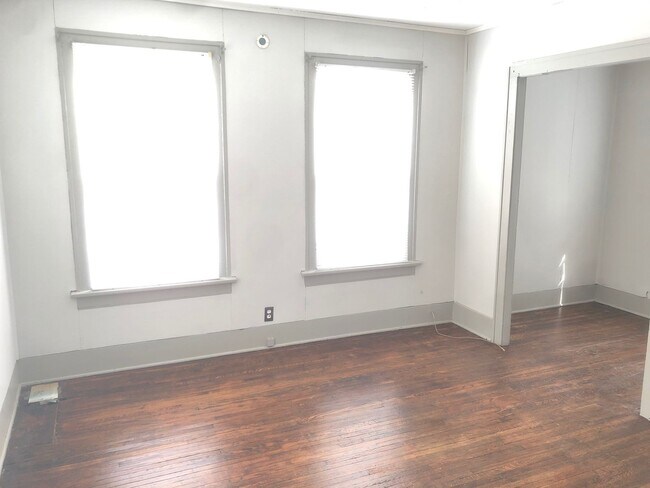 Foto del edificio - 604 E Emerson St