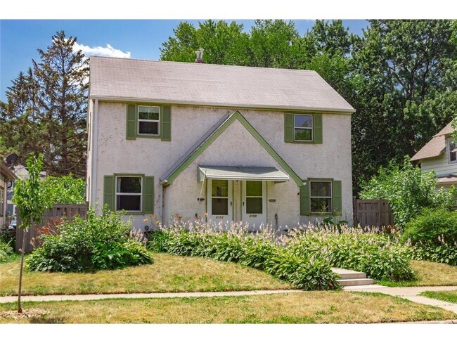 Building Photo - 2152 St Anthony Ave
