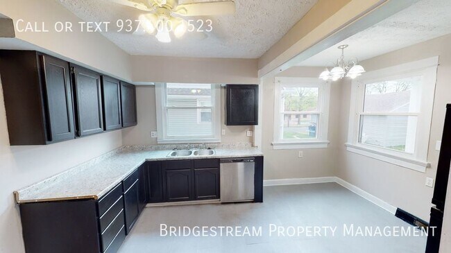 Foto del edificio - Updated 3 bedroom 1 bath home with detache...