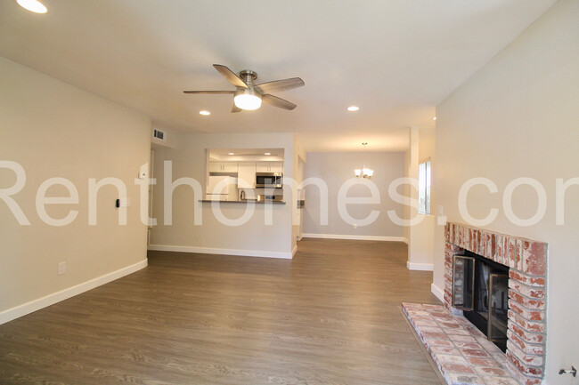 Foto del edificio - Penasquitos, 9306 Twin Trails Dr #101, Rem...