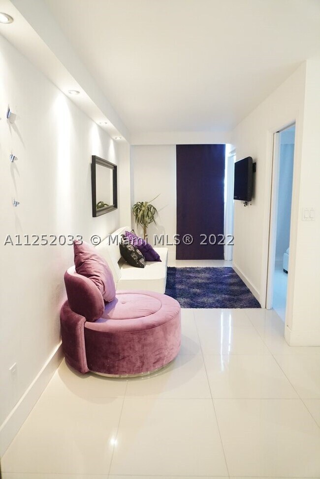Building Photo - 5161 Collins Ave
