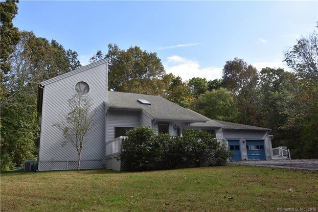 Building Photo - 362 Lantern Hill Rd