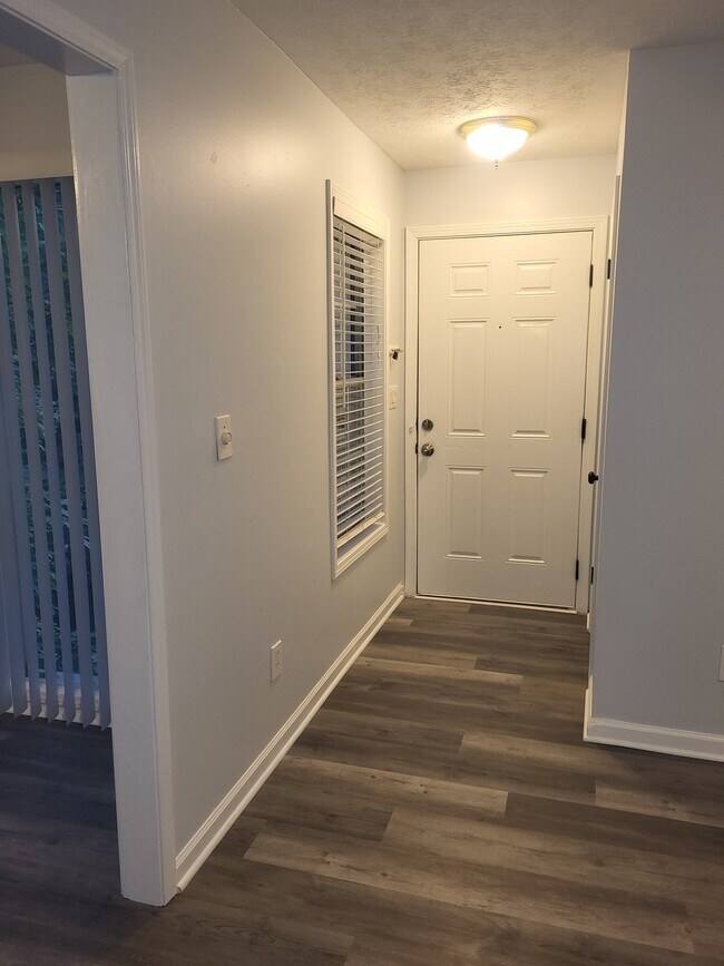Foyer - 1207 Vicksburg Pl