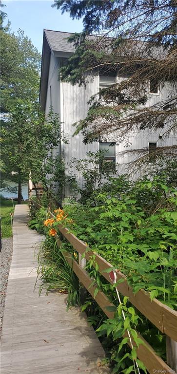 Foto del edificio - 38 McClure Dr