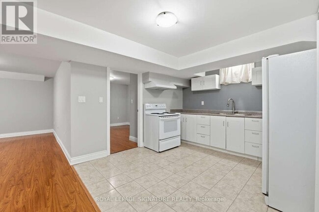 Photo du bâtiment - 1824 Parkhurst Crescent