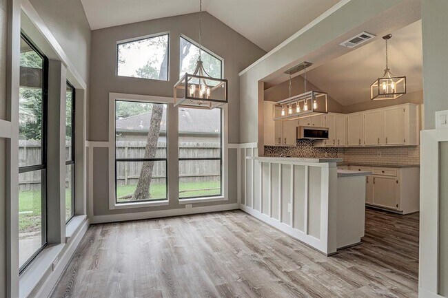 Building Photo - 22 W Mistybreeze Cir