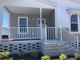 Building Photo - 1104 Jacaranda Ct