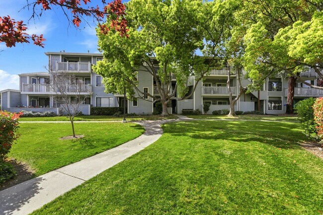 Foto del edificio - 3685 Nutwood Terrace