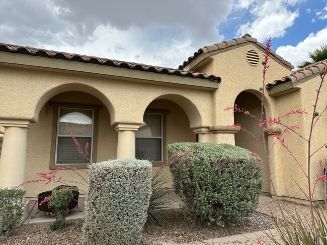 Building Photo - Single story town home with 3 bedrooms and 2 bath in Summerlin