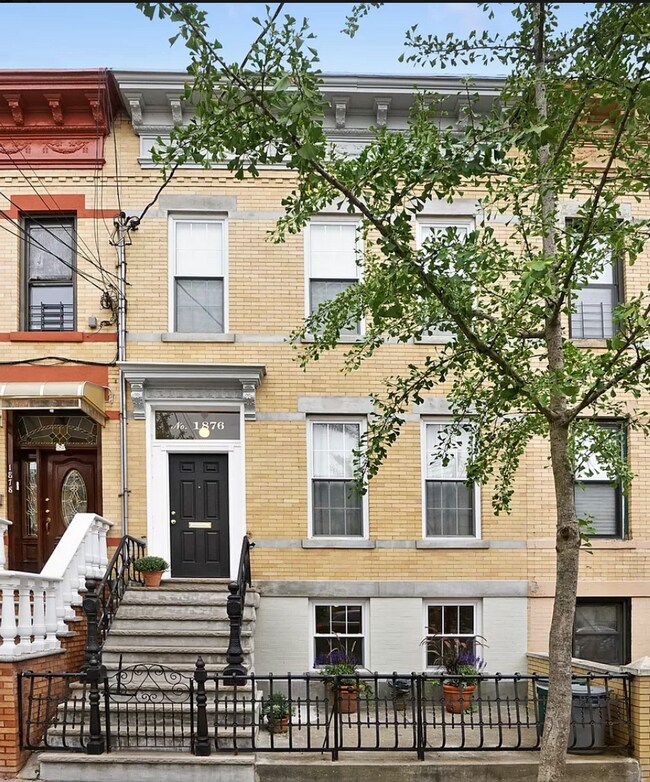 Building Photo - 1876 DeKalb Ave