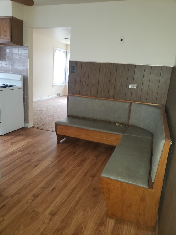 Building Photo - 9103 Lamon Ave
