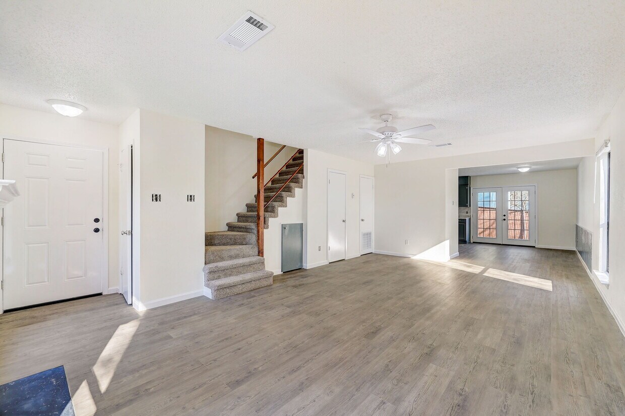 Primary Photo - 3413 Victoria Cir