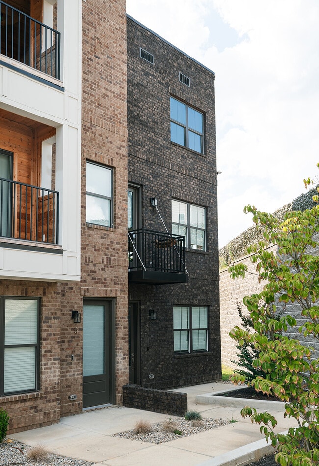 Building Photo - 732 Inspiration Blvd