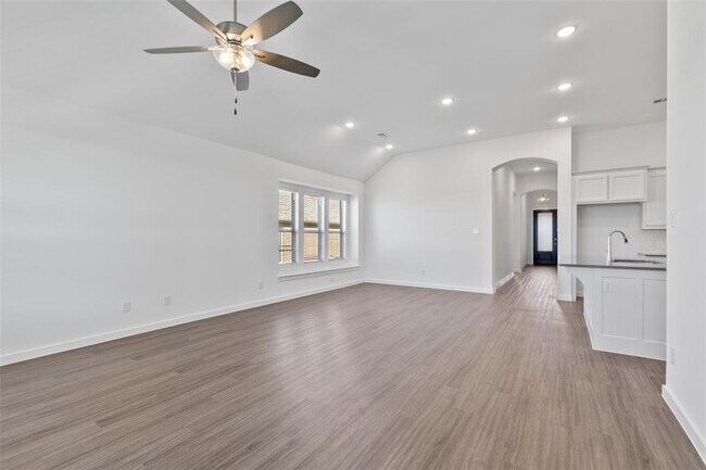 Building Photo - 2403 Doncaster Dr